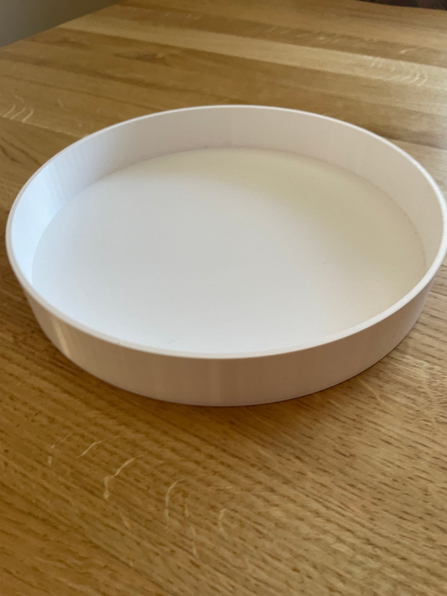 Bel okrogel pladenj brez/s pokrovom