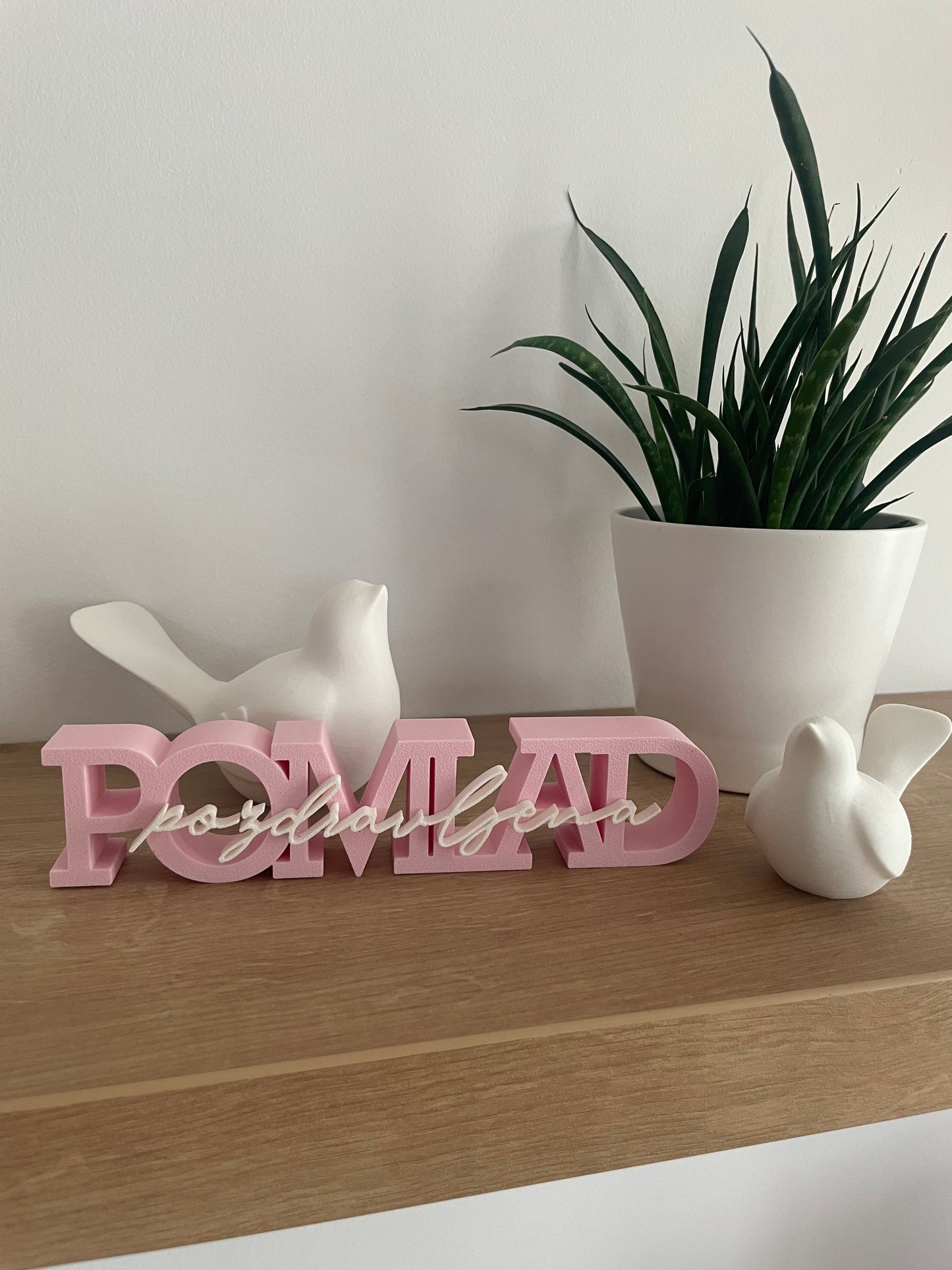 Napis "pozdravljena pomlad"