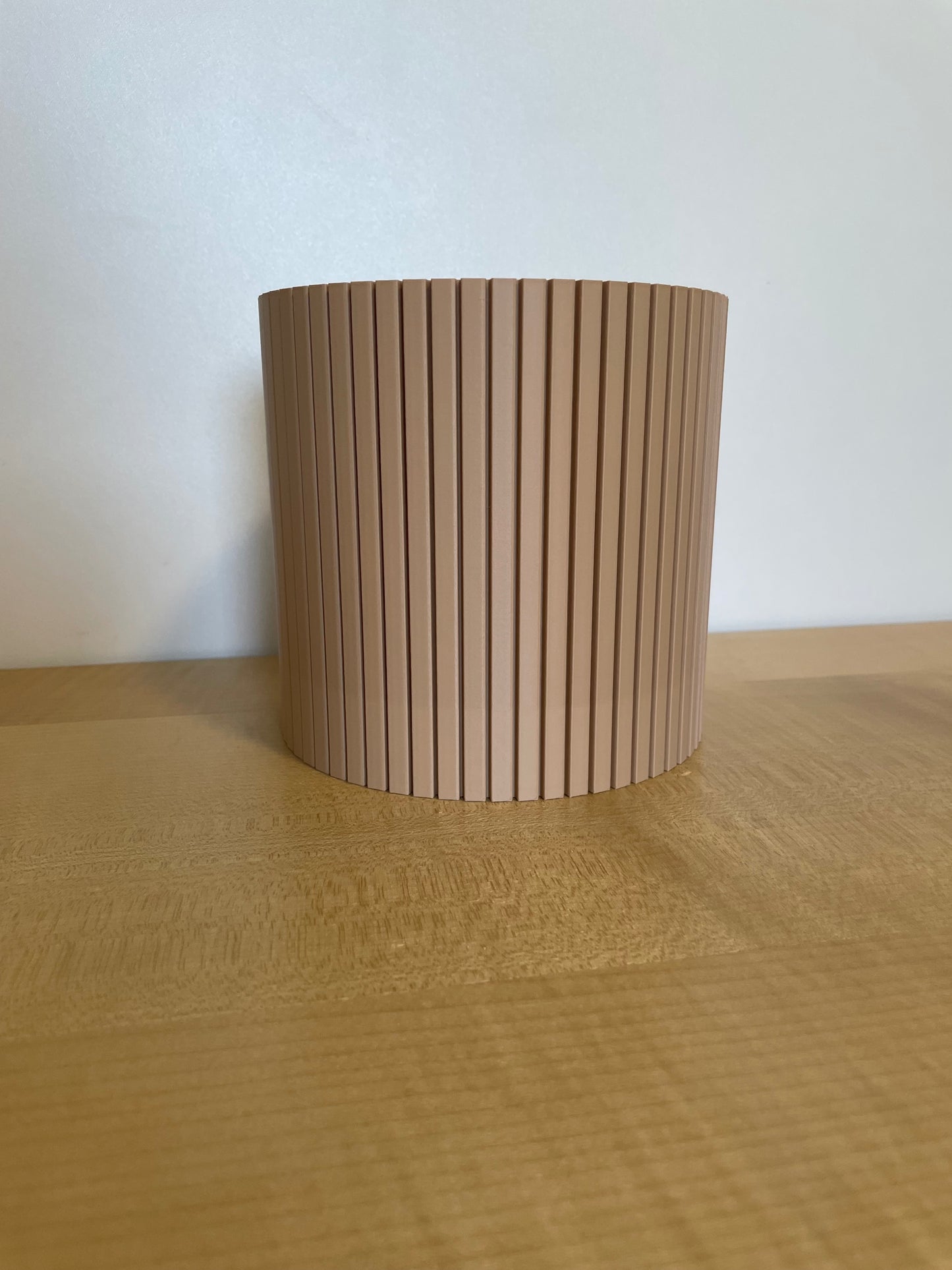 Eleganten rebrast cvetlični loček