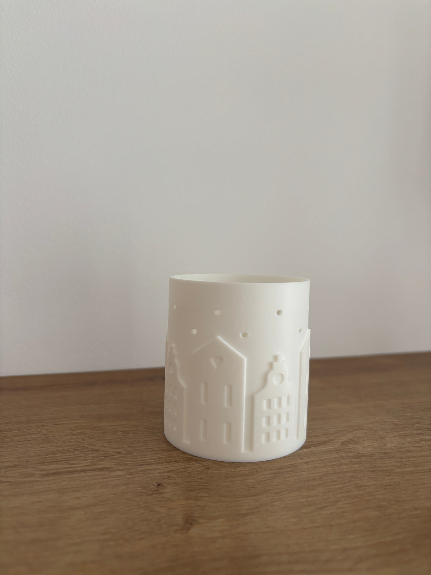 Dekorativni lonček z lučko