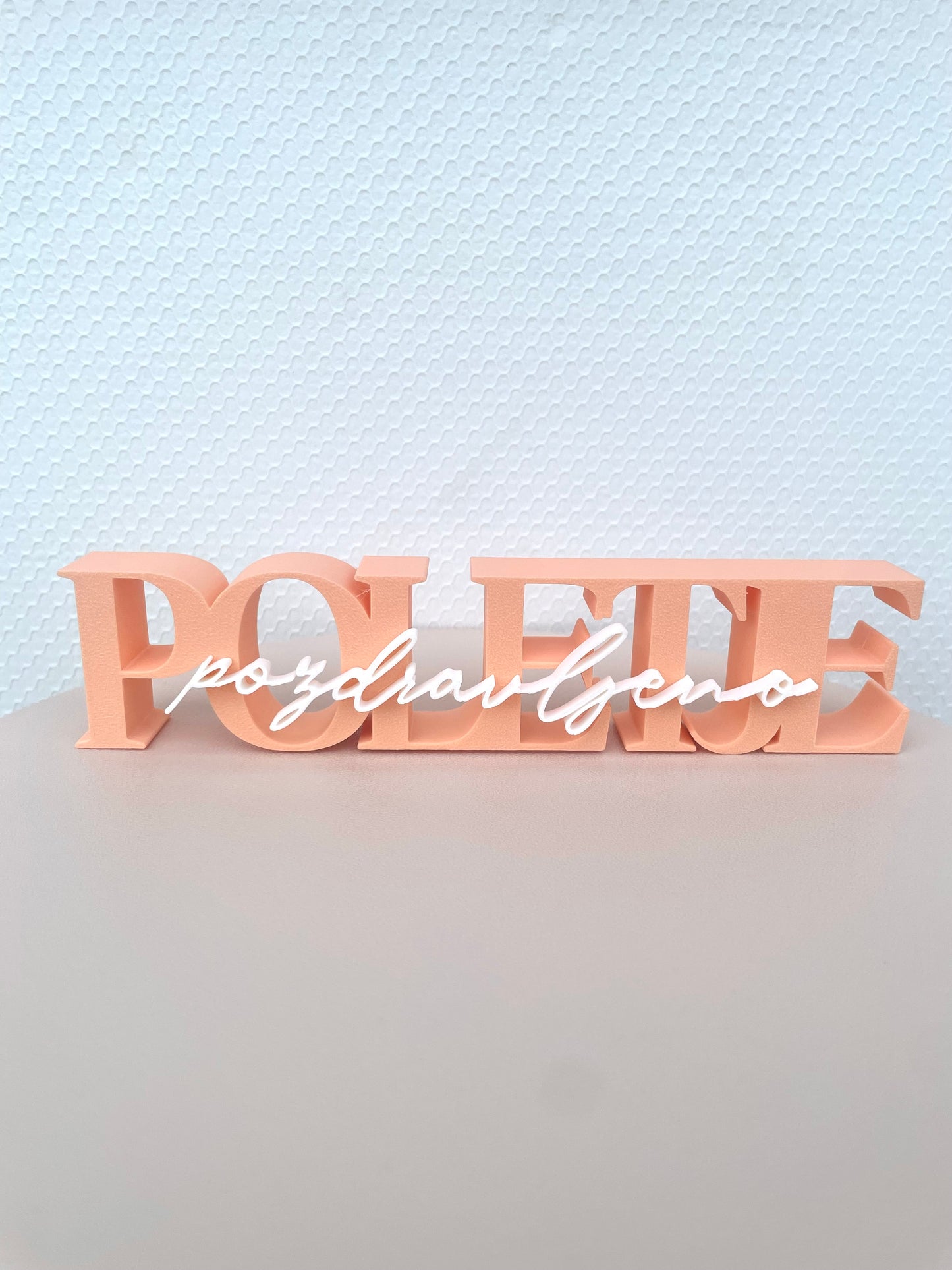 Napis "pozdravljeno poletje"